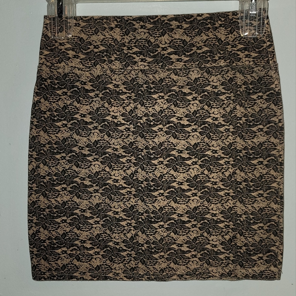Cotton On  mini skirt floral lace pattern black tan